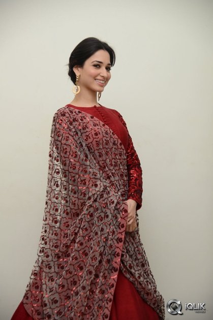 Tamannaah-at-Speedunnodu-Movie-Audio-Launch